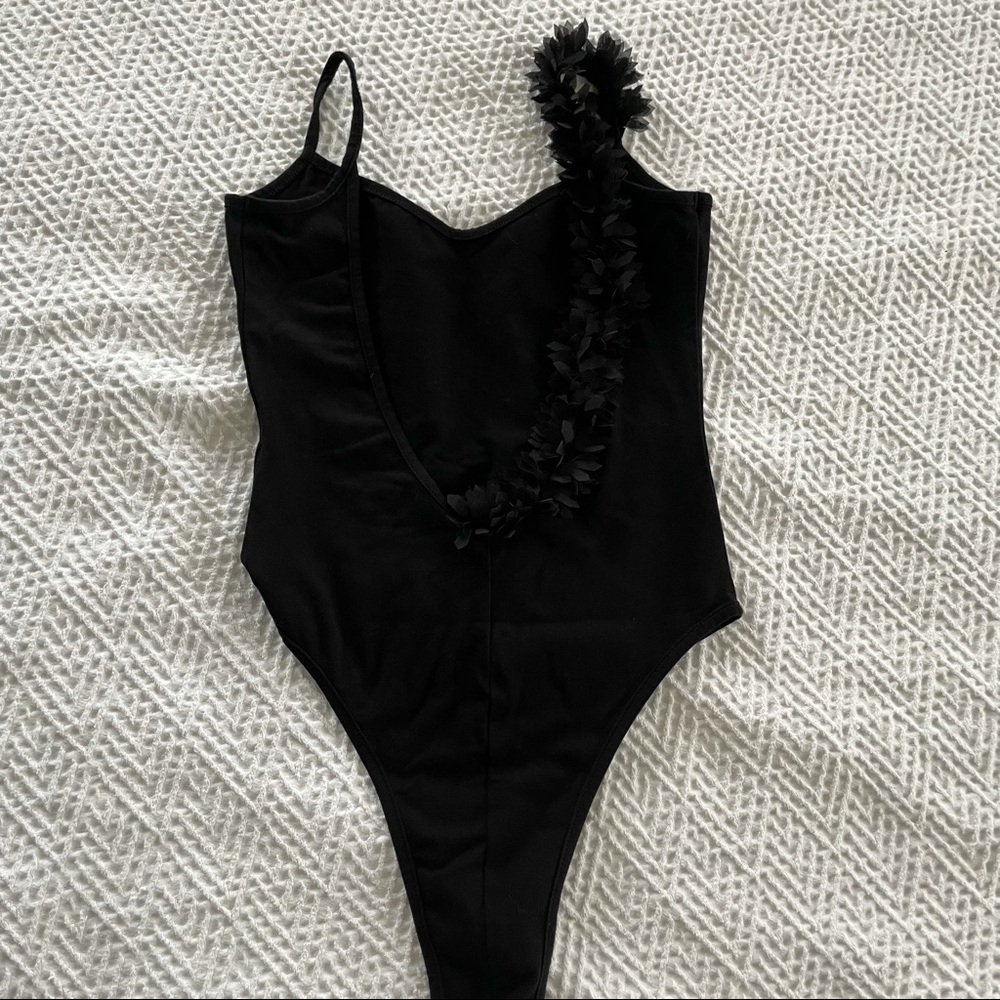 Black Floral Accent Body - Picture 6 of 8